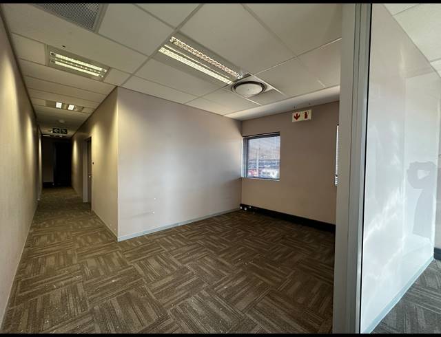 493.70M² OFFICE TO LET IN HIGHVELD